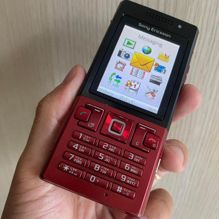 ĐIỆN THOẠI SONY ERICSSON T700 SIÊU MỎNG