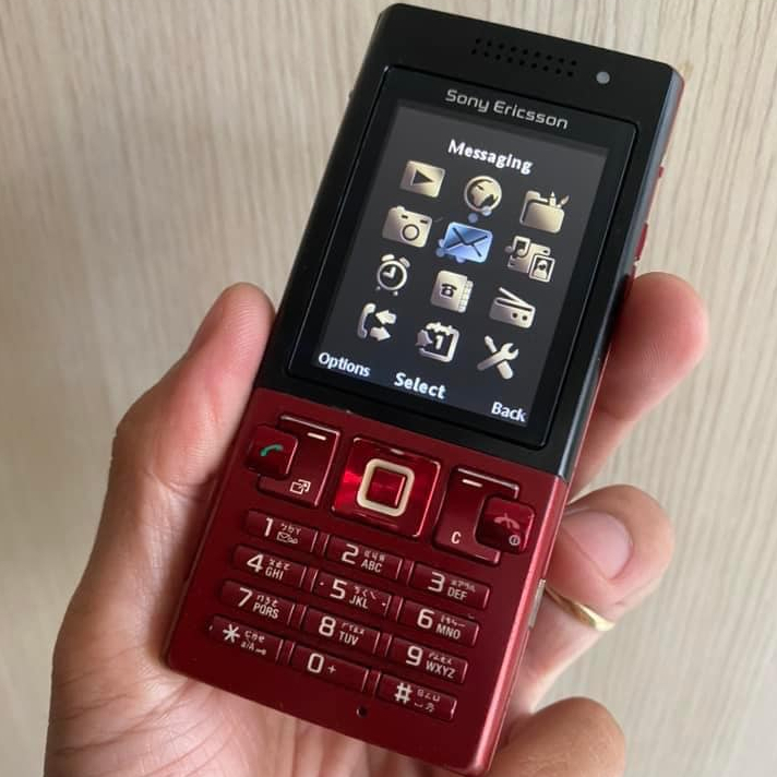 ĐIỆN THOẠI SONY ERICSSON T700 SIÊU MỎNG