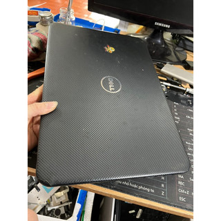 Thay vỏ laptop dell inspiron 15 3521 cũ còn khá đẹp