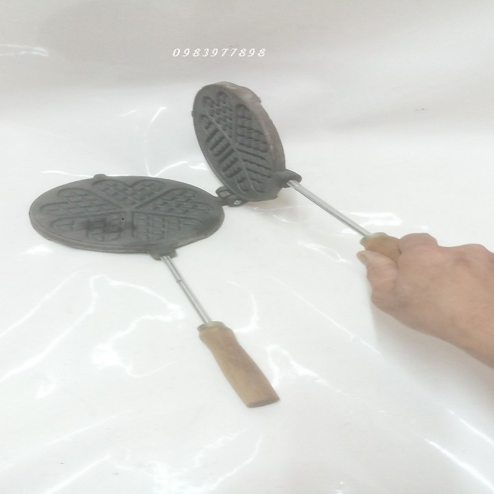 KHUÔN BÁNH TÀN ONG GANG HỢP KIM LỚN.