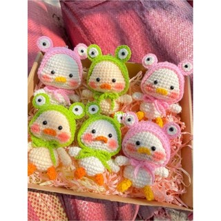 Lẻ 1 móc khóa vịt đội mũ ếch handmade cao 10cm TL39