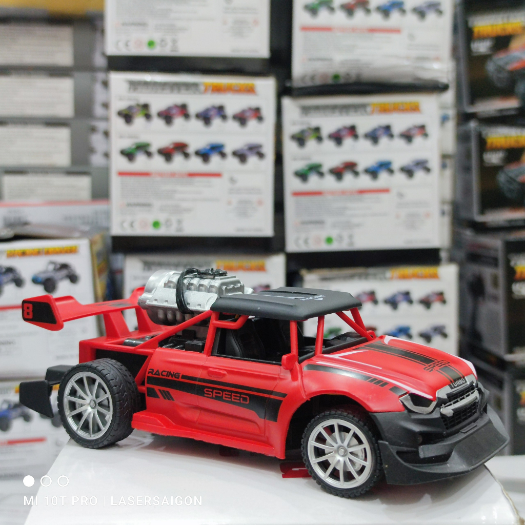 Xe điều khiển từ xa 1:20 có đèn và phun sương SONHAOTOY