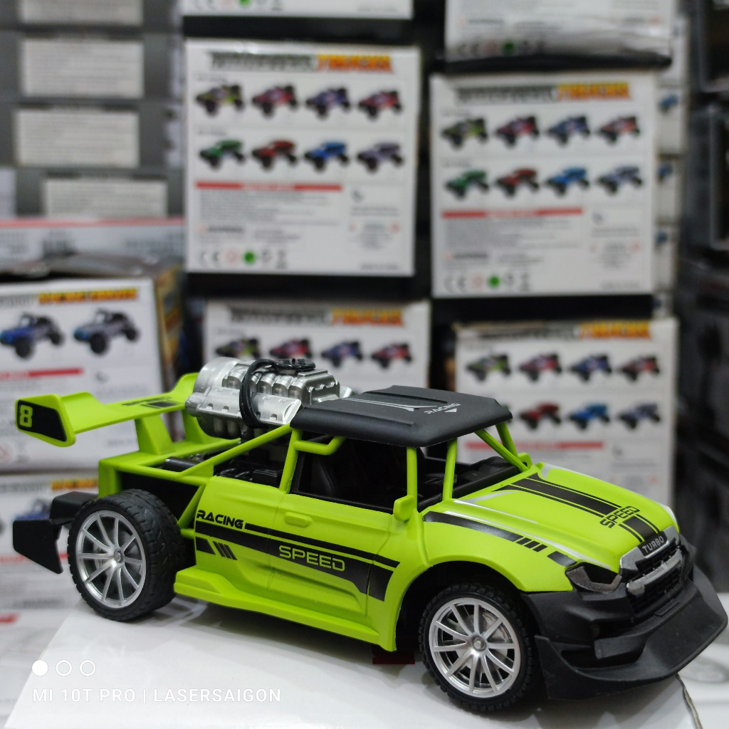 Xe điều khiển từ xa 1:20 có đèn và phun sương SONHAOTOY