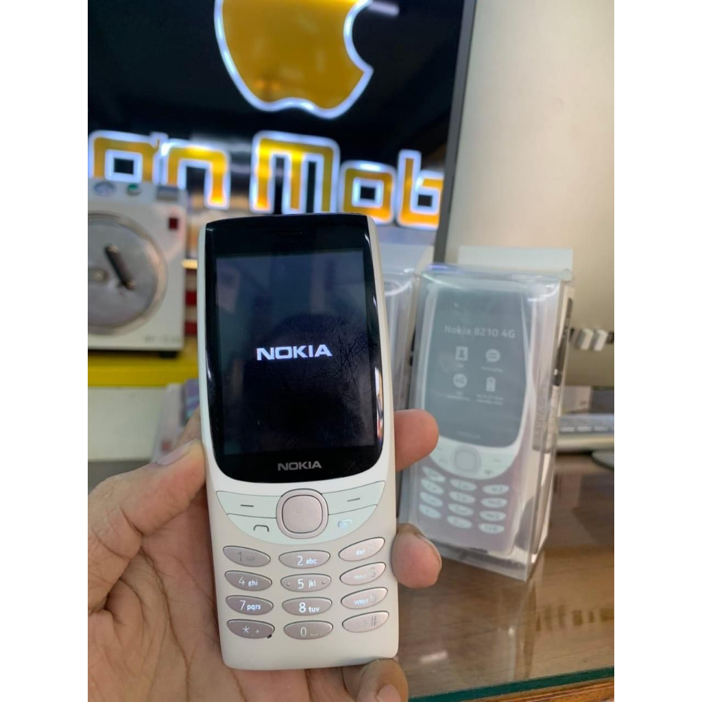 Điện thoại Nokia 8210 4G Fullbox Sạc và Pin