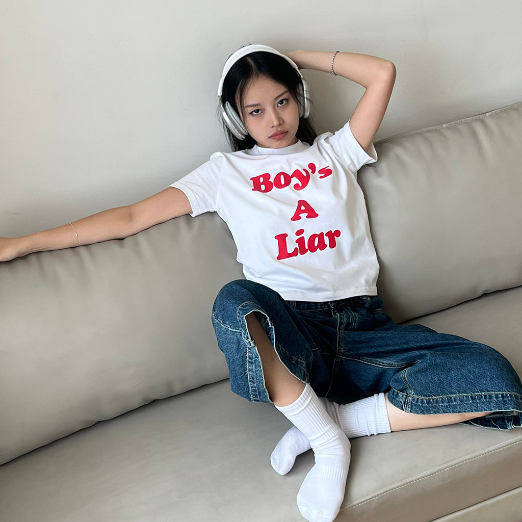 Áo thun tay ngắn | Áo thun baby tee BLUR BOY'S A LIAR