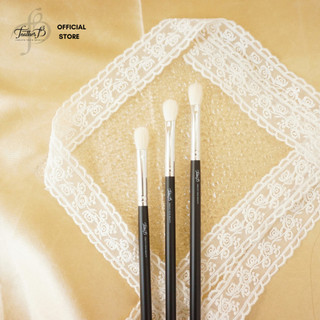 Cọ Tán Bầu Mắt Nhỏ Feather B - M456