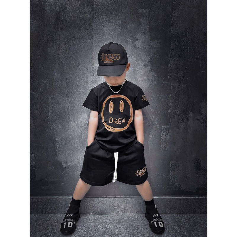 Set bộ 3 chi tiết bé trai dr ew đen kèm mũ mặt cười cam áo cotton quần da cá 2 túi cạp trần size đại tới 40kg xịn sò