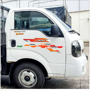 Bộ Tem XCIENT, tem decal trang trí cánh cửa xe tải (sl 2 tem dán 2 bên cửa)