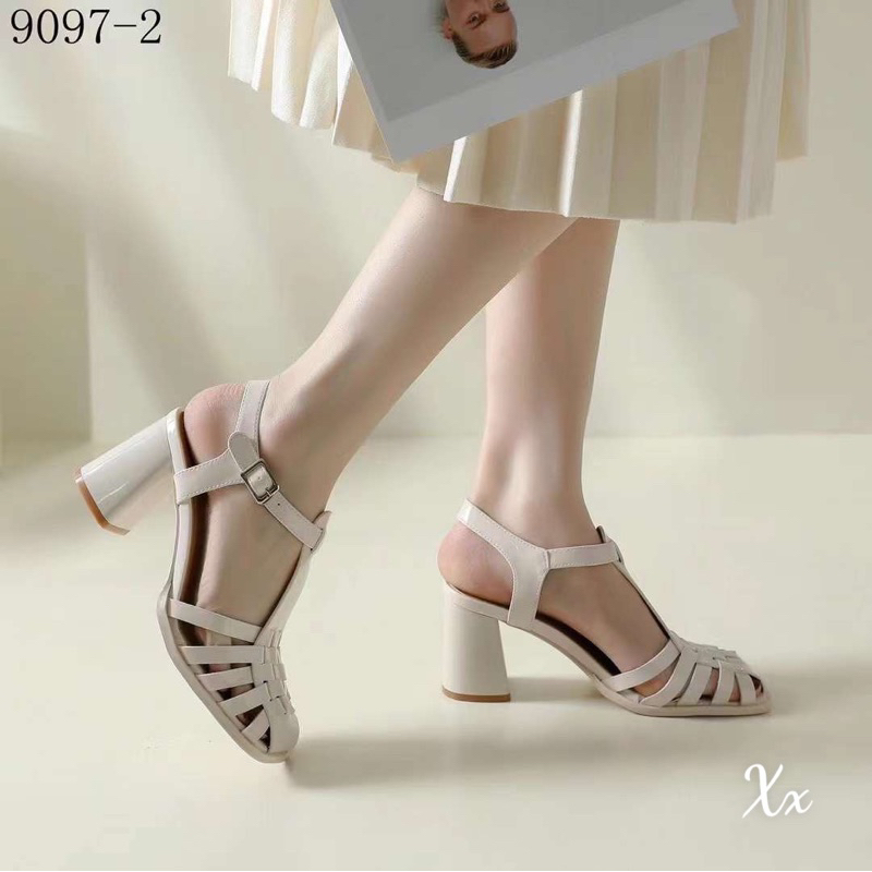 sandal giọ mê dã man này các chị iu ơi, quá xuất sắc. hàng qccc fullbox ảnh thật