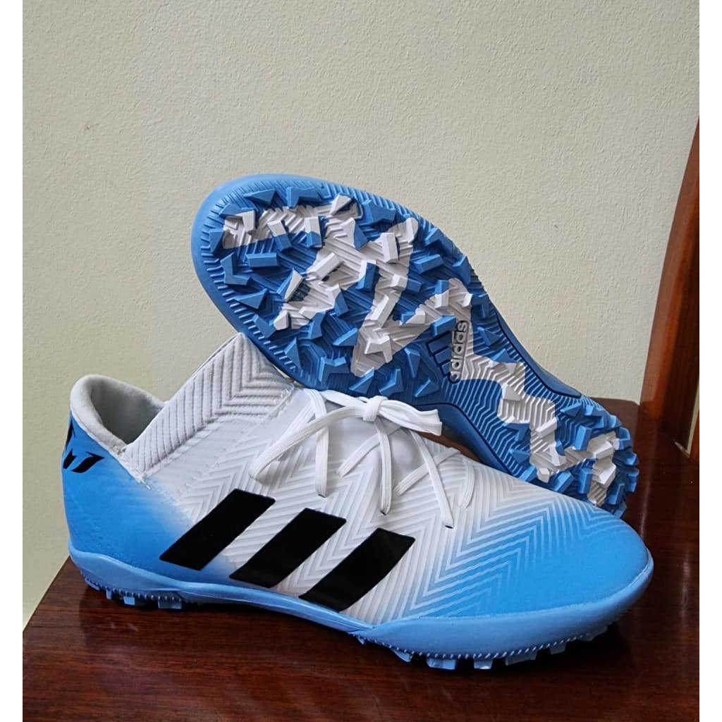 Giày đá bóng sân cỏ nhân tạo Adidas Nemeziz 18.3 TF