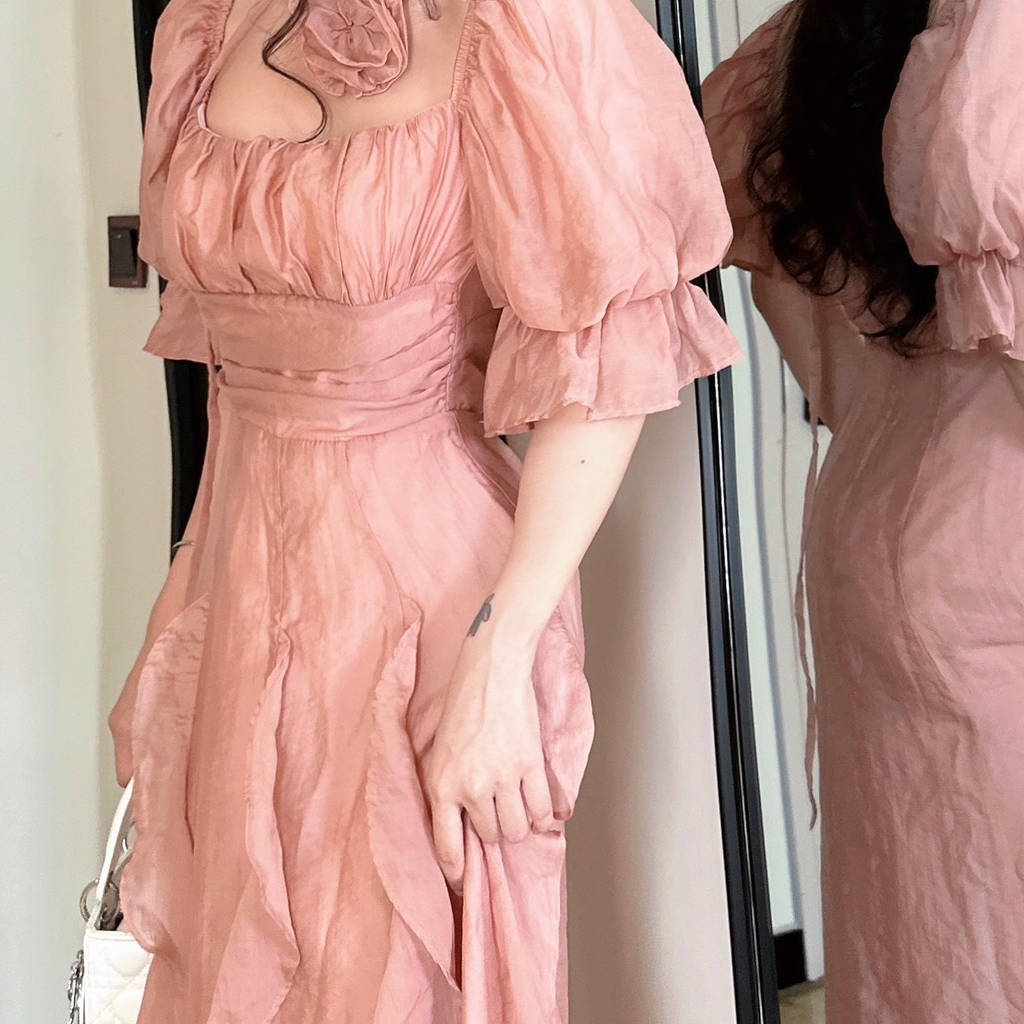 ĐẦM MIDI CÚP NGỰC MẶC ĐƯỢC 2 KIỂU VAI TAY PHỒNG BÈO TUA RUA (KÈM CHOKER HOA0