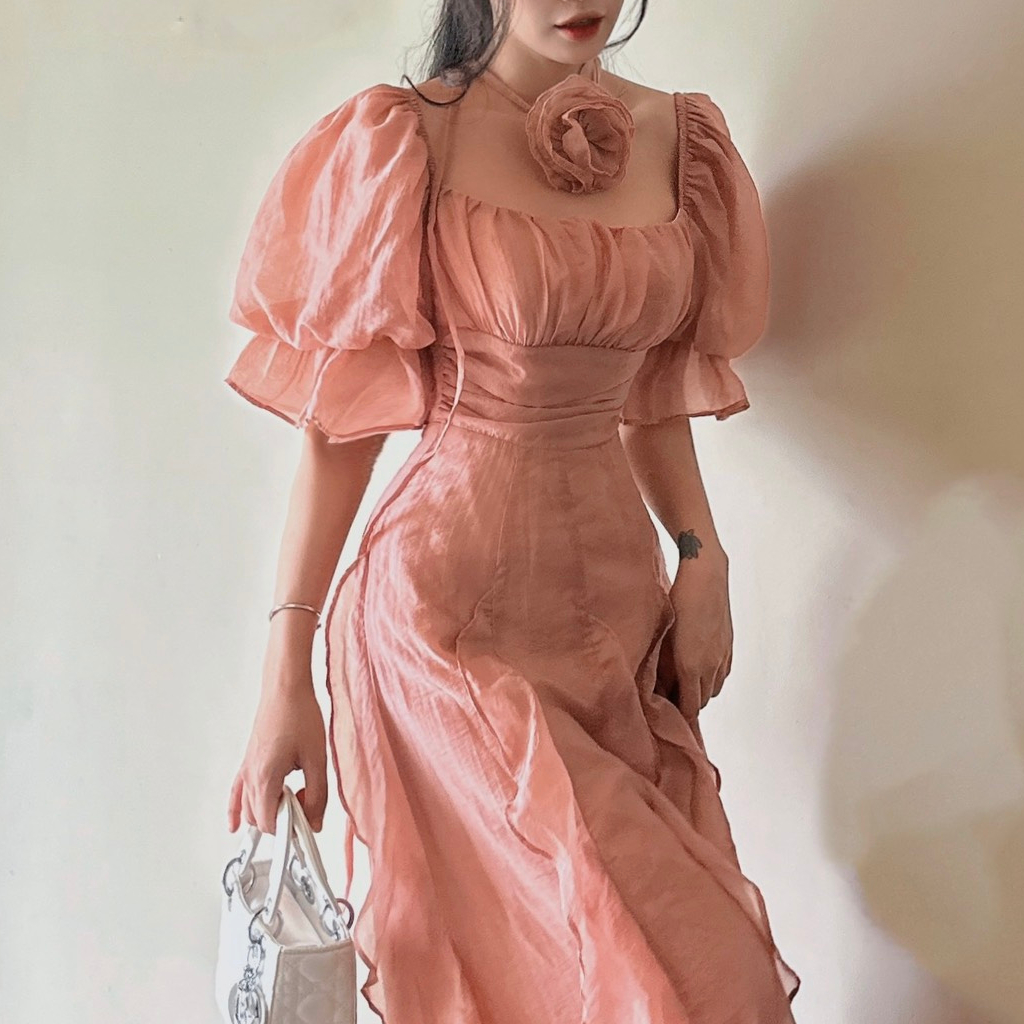 ĐẦM MIDI CÚP NGỰC MẶC ĐƯỢC 2 KIỂU VAI TAY PHỒNG BÈO TUA RUA (KÈM CHOKER HOA0