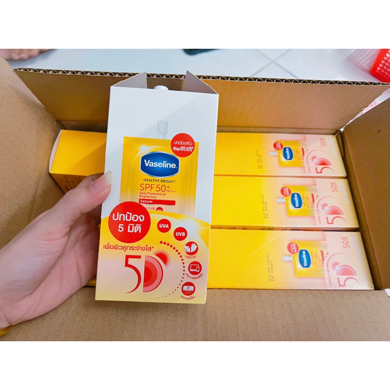01 gói 30ml Sữa dưỡng thể Vaseline 50x SPF50 trắng da chống nắng