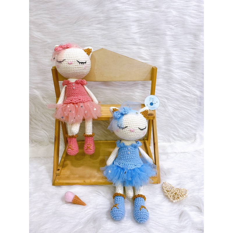 Mèo Monhi nhồi bông bằng len, mèo ballet