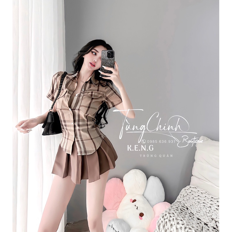 Áo sơ mi hoạ tiết mix chân váy xếp ly đi chơi siêu xinh
