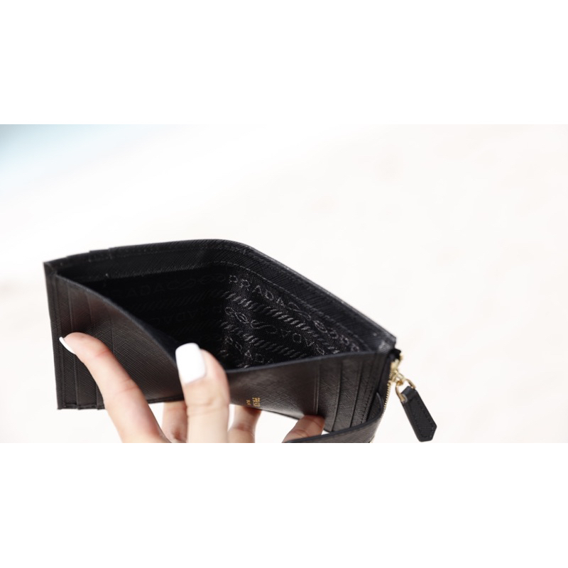 VÍ GẬP NGẮN DA XƯỚC CÓ NẮP CÀI ĐỂ ĐƯỢC NHIỀU THẺ CÓ NGĂN KÉO KHOÁ