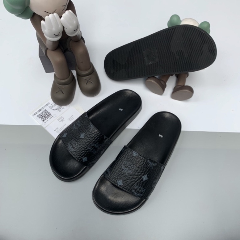 Dép lê nam quai ngang in hình MCM - Dép nam quai da chất Cò Vạc