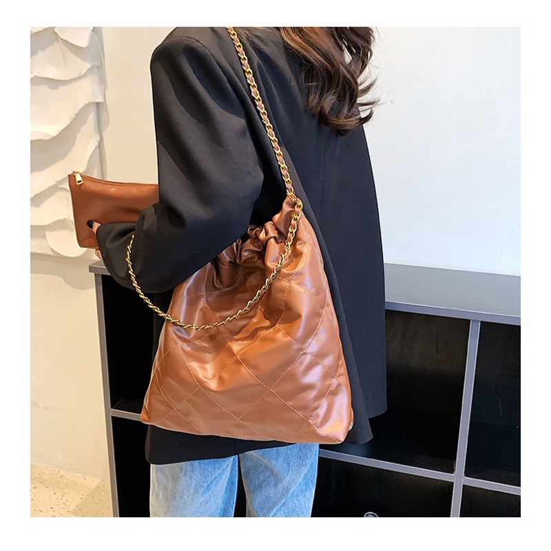 Túi da 2 in 1 dây xích đeo vai kèm túi cầm tay size vừa