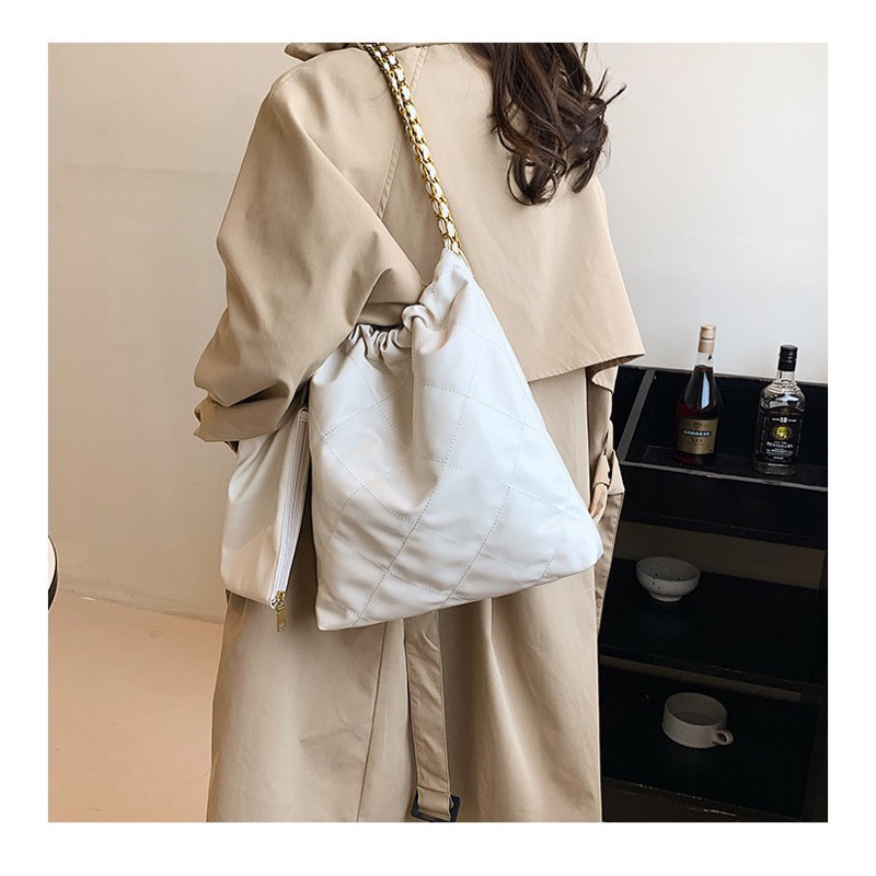 Túi da 2 in 1 dây xích đeo vai kèm túi cầm tay size vừa