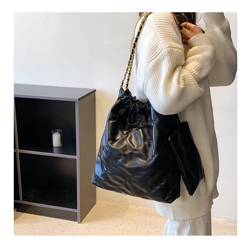 Túi da 2 in 1 dây xích đeo vai kèm túi cầm tay size vừa