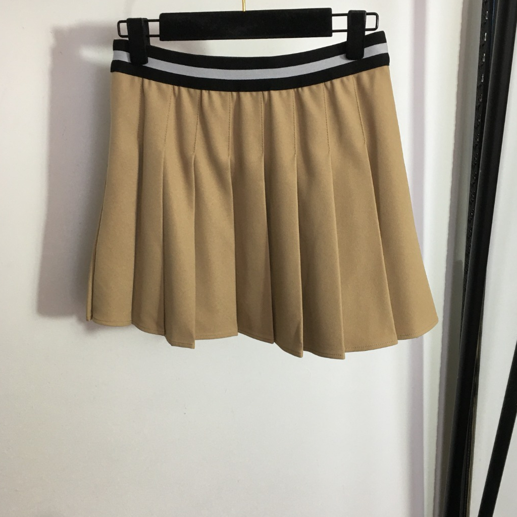 Chân váy ngắn xếp li Prada hình hiệu thương hiệu thời thượng