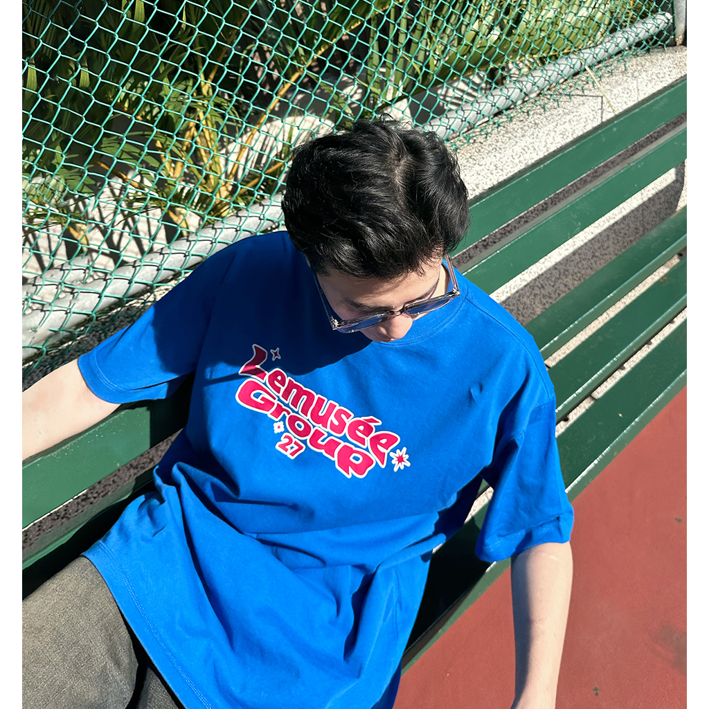 Áo thun hình Group T-shirt Le Musée