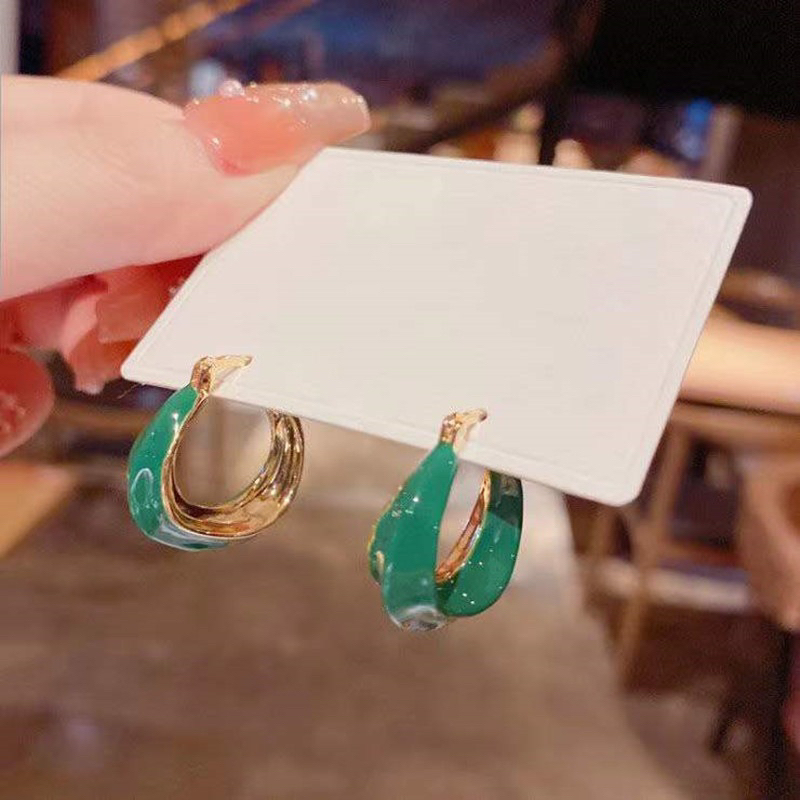 bông tai khoen tròn sơn trắng xanh cá tính