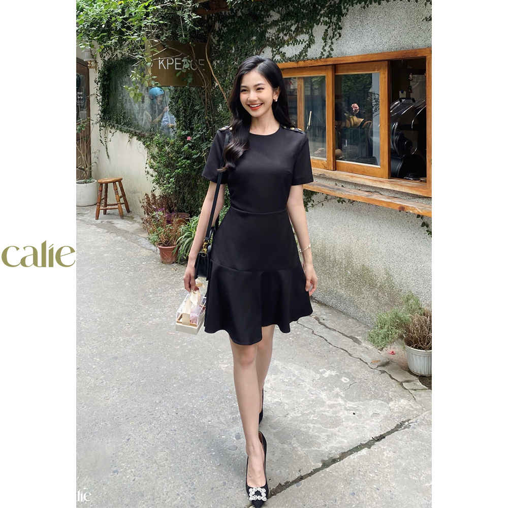 Váy dáng A đuôi cá đính cúc vai trẻ trung CALIE VS040
