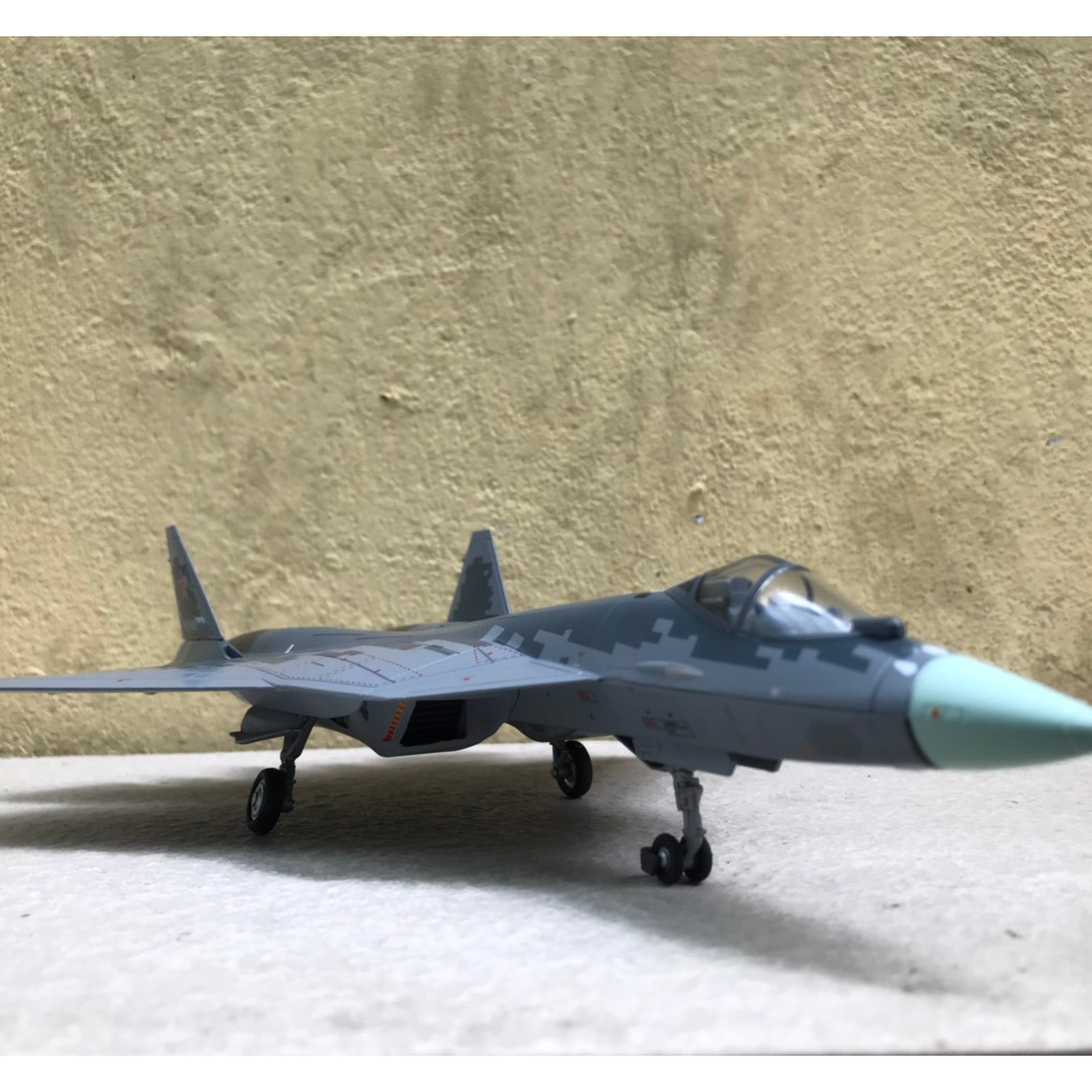 Mô hình máy bay tiêm kích tàn hình SU-57 1:72