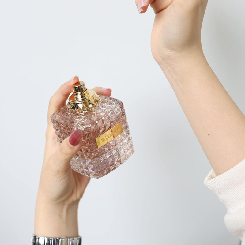 𝗩𝗔𝗟𝗘𝗡𝗧𝗜𝗡𝗢 𝗗𝗢𝗡𝗡𝗔 edp 50ml chính hãng
