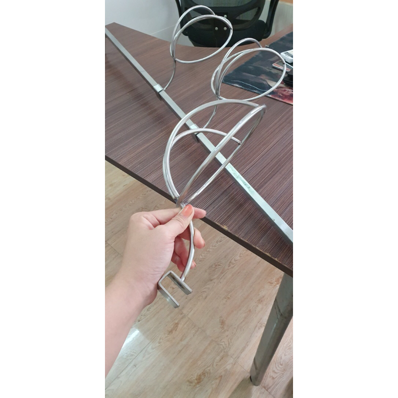 Giá kệ trưng bày mũ nón bằng inox, móc treo mũ nón, giá treo mũ nón