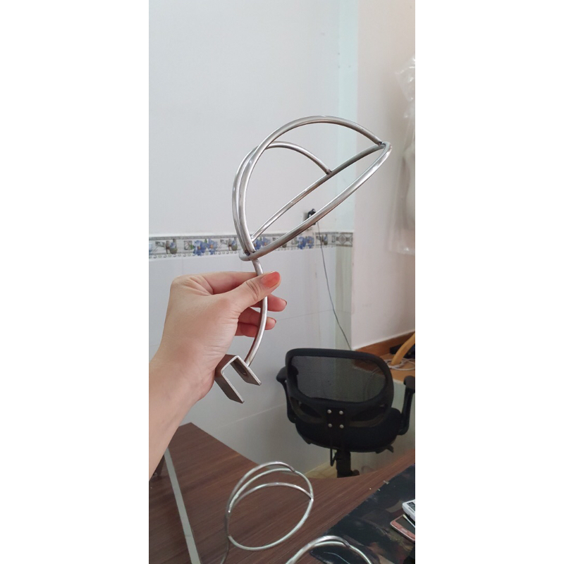 Giá kệ trưng bày mũ nón bằng inox, móc treo mũ nón, giá treo mũ nón