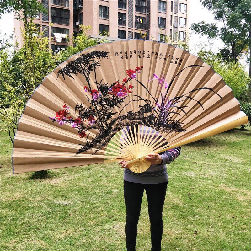quạt trang trí phòng xăm