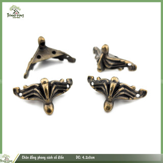 Bộ 4 chân đồng phong cách cổ điển