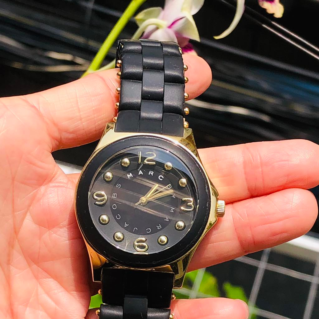 Đồng hồ nữ hiệu Marc Jacobs, dây thép không gỉ, đã qua sử dụng