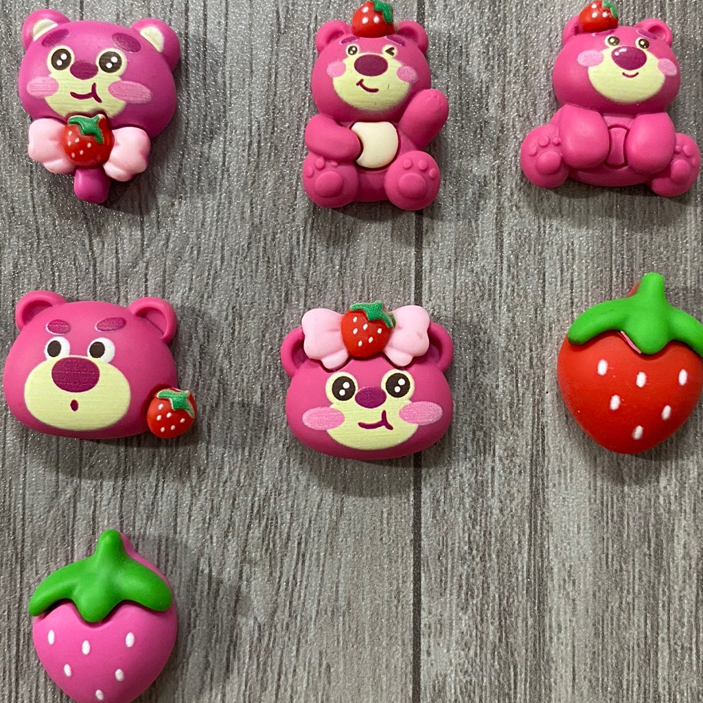 STICKER GẤU DÂU TRANG TRÍ DÉP SỤC