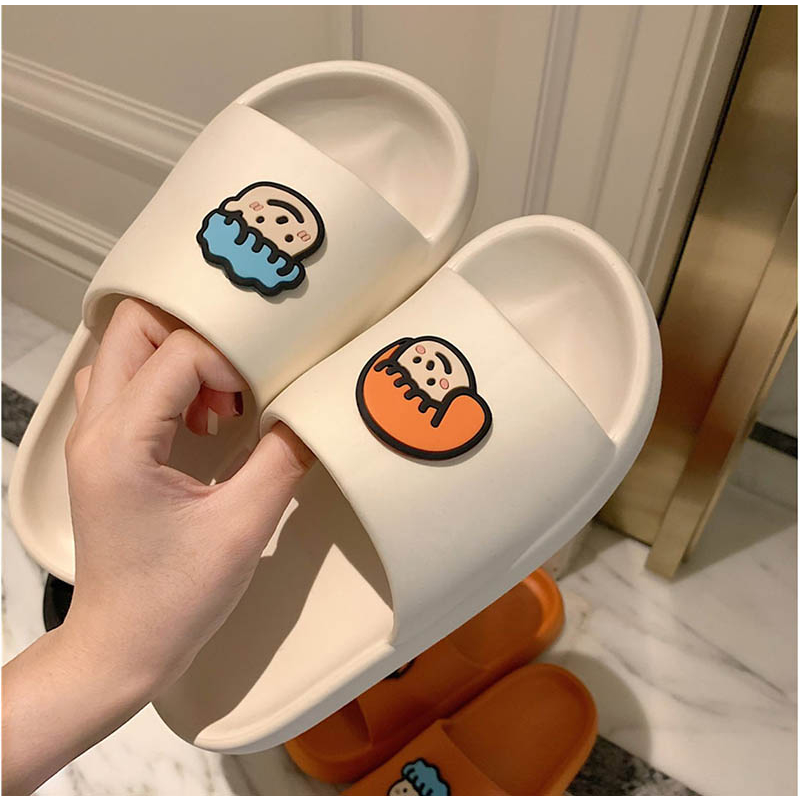 Dép nữ ulzzang bánh mì hình chibi nam,nữ dễ thương cute , đi êm chân không bị phòng chân - 2 màu đen trắng