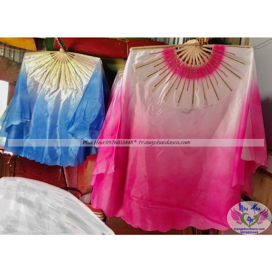Quạt múa nan tre tua rộng