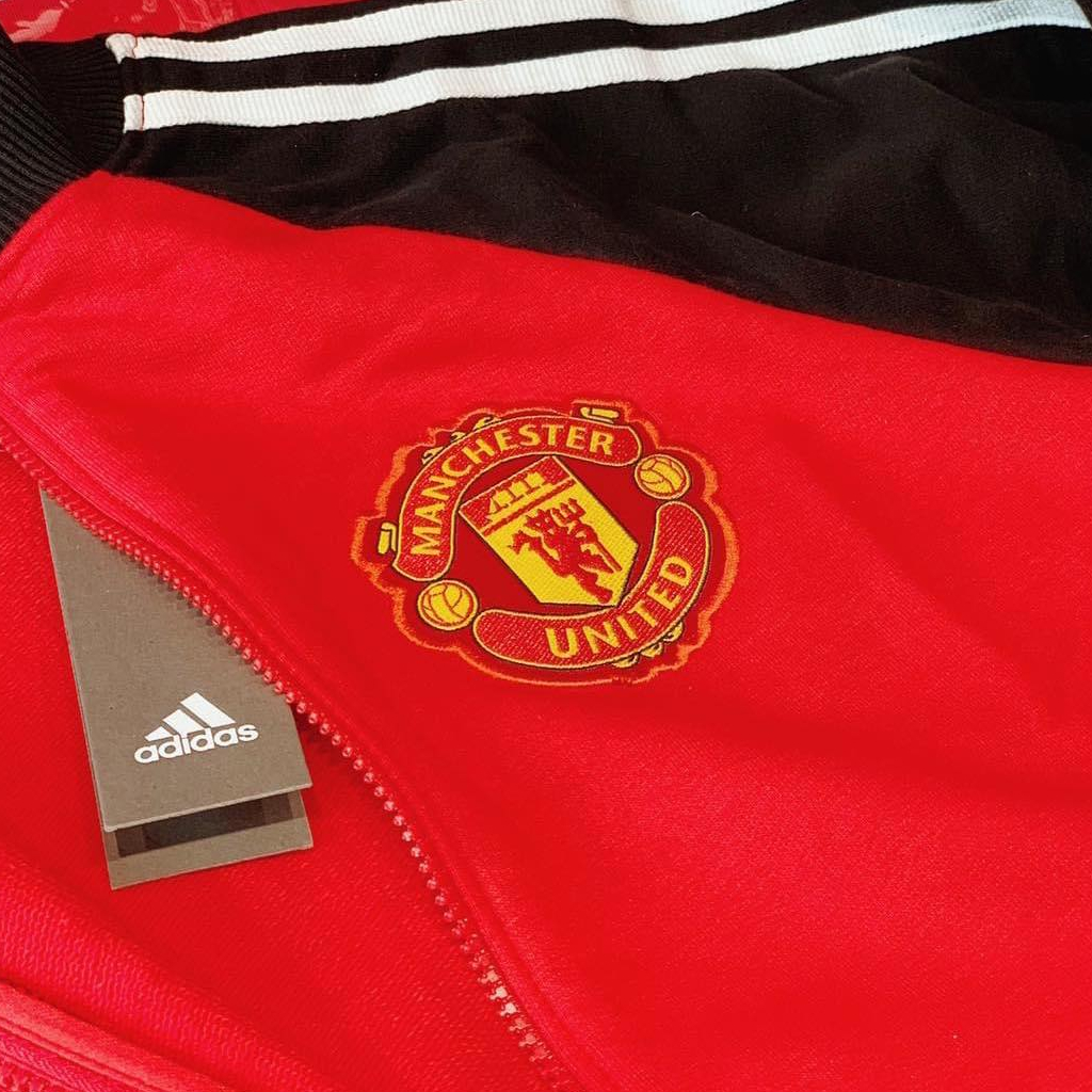 Áo khoác Training Adidas MU-Retro-Đỏ tay đen-VNXK