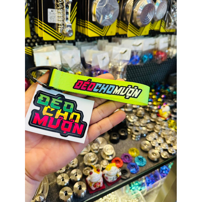 Móc khoá DCM có nhieu màu sắc khác nhau