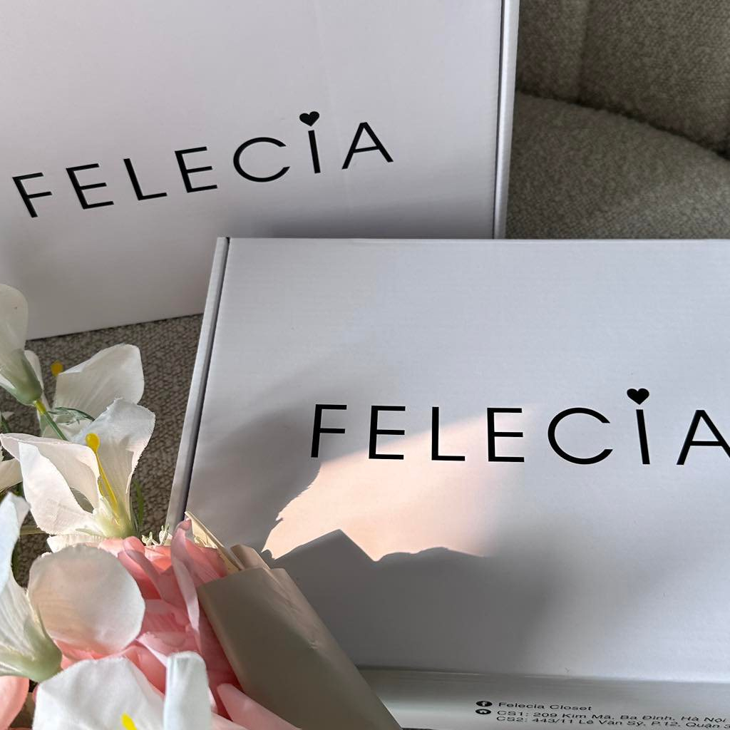 Hộp giấy tặng quà Felecia