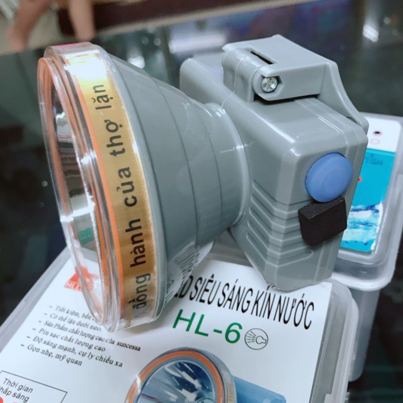 Đèn pin sạc đội đầu lặn sâu 50m.siêu sáng với 3 chế độ sáng HL6