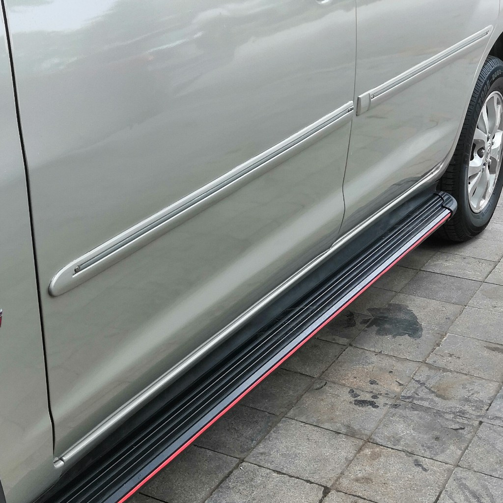 Bậc lên xuống, bệ bước chân xe Toyota Innova đời 2017 - 2022. Mẫu theo xe và mẫu nhôm đúc 100%