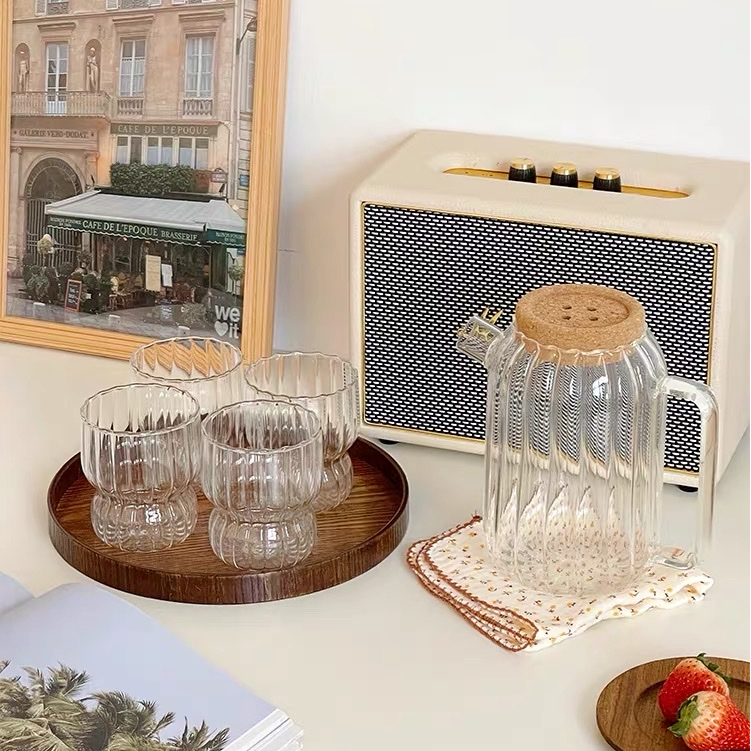 Set trà thủy tinh nắp bấc cúc dáng sọc vintage, xinh xắn. Bộ trà decor phòng khách và bàn ăn cho gia đình.