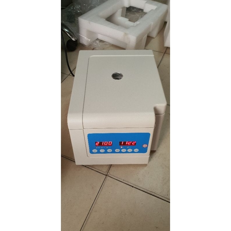 Máy li tâm điện tử cao cấp