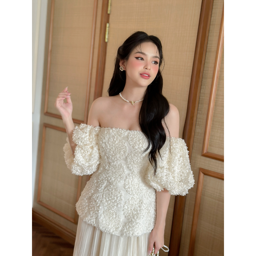 RENIE - Designed by H. | Áo tay bồng chất ren bông phối vải Taffeta cao cấp