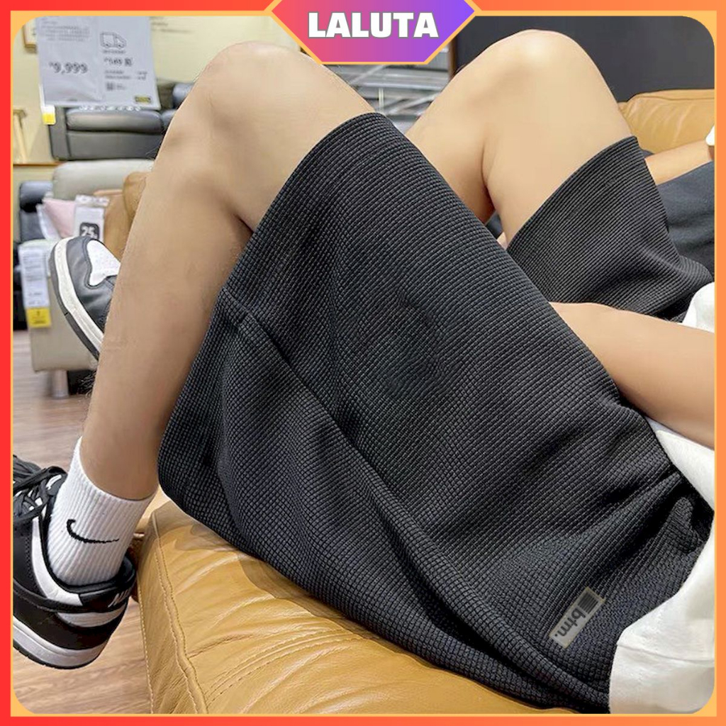 Quần short nam nữ chất tổ ong ống rộng LALUTA quần đùi mặc nhà thể thao nam nữ logo cao su BTM thoáng mát oversize QD005