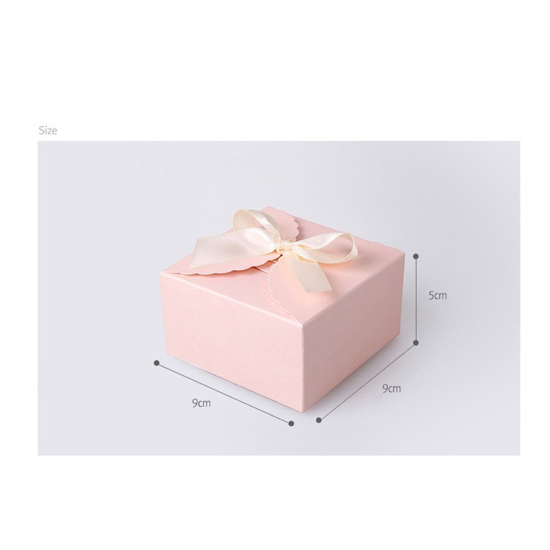 Hộp gấp đựng quà cưới, đựng bánh kẹo thắt nơ hình vuông 9 x 9 x 5cm