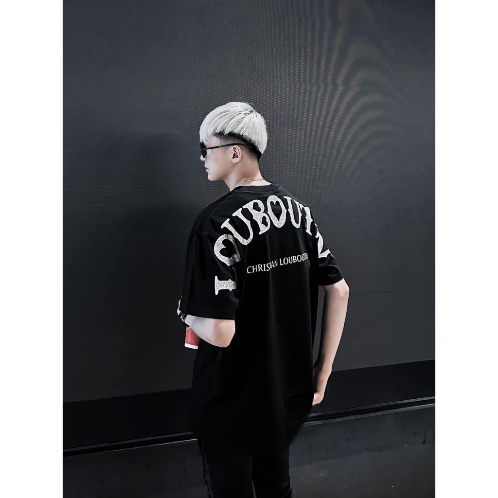 Áo louboutin nam nữ chữ đính kim tuyên form rộng vải cotton organic 100% Áo louboutin nam nữ hàng Bestquality QC