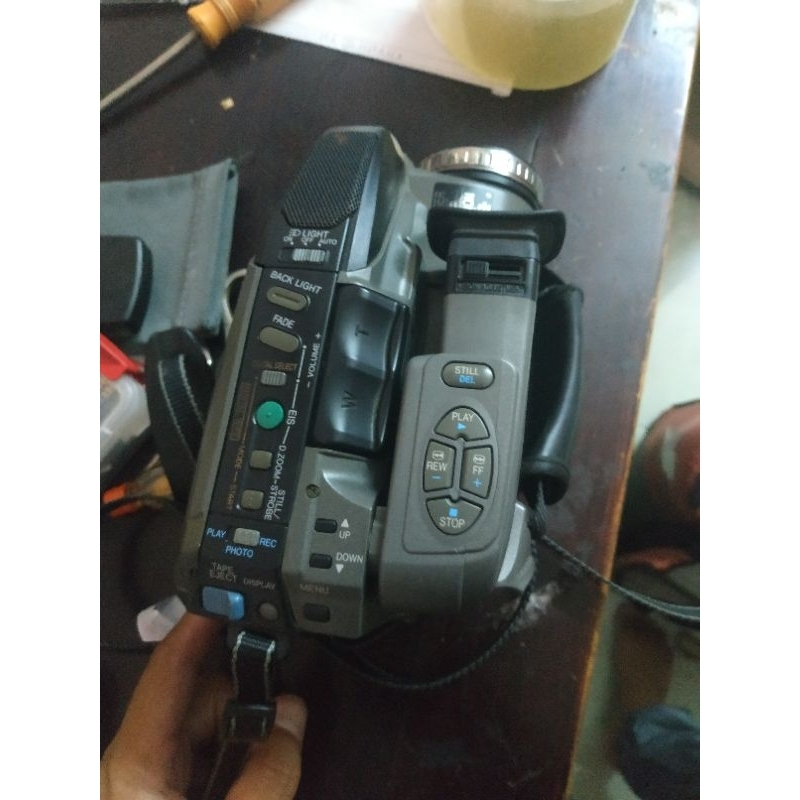 Máy quay phim panasonic PV-L750D